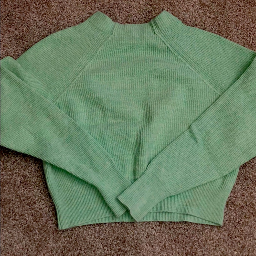 High neck cropped sweater